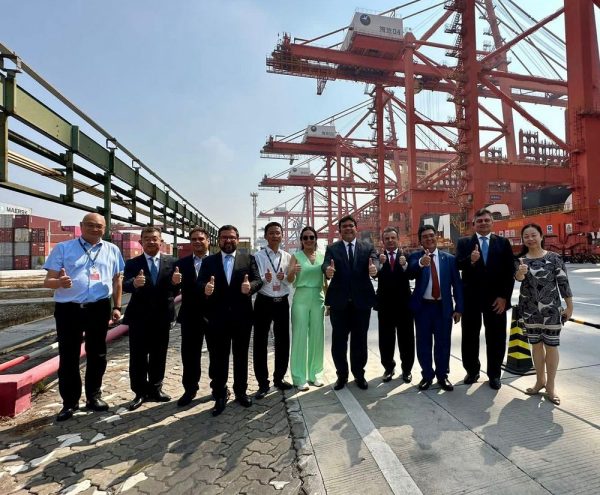 Na China, governador visita um dos maiores portos do mundo e Zona de Livre Comércio de Xiamen