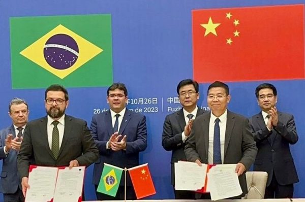 Na China, governador firma acordos para desenvolvimento do Porto de Luís Correia e da ZPE de Parnaíba
