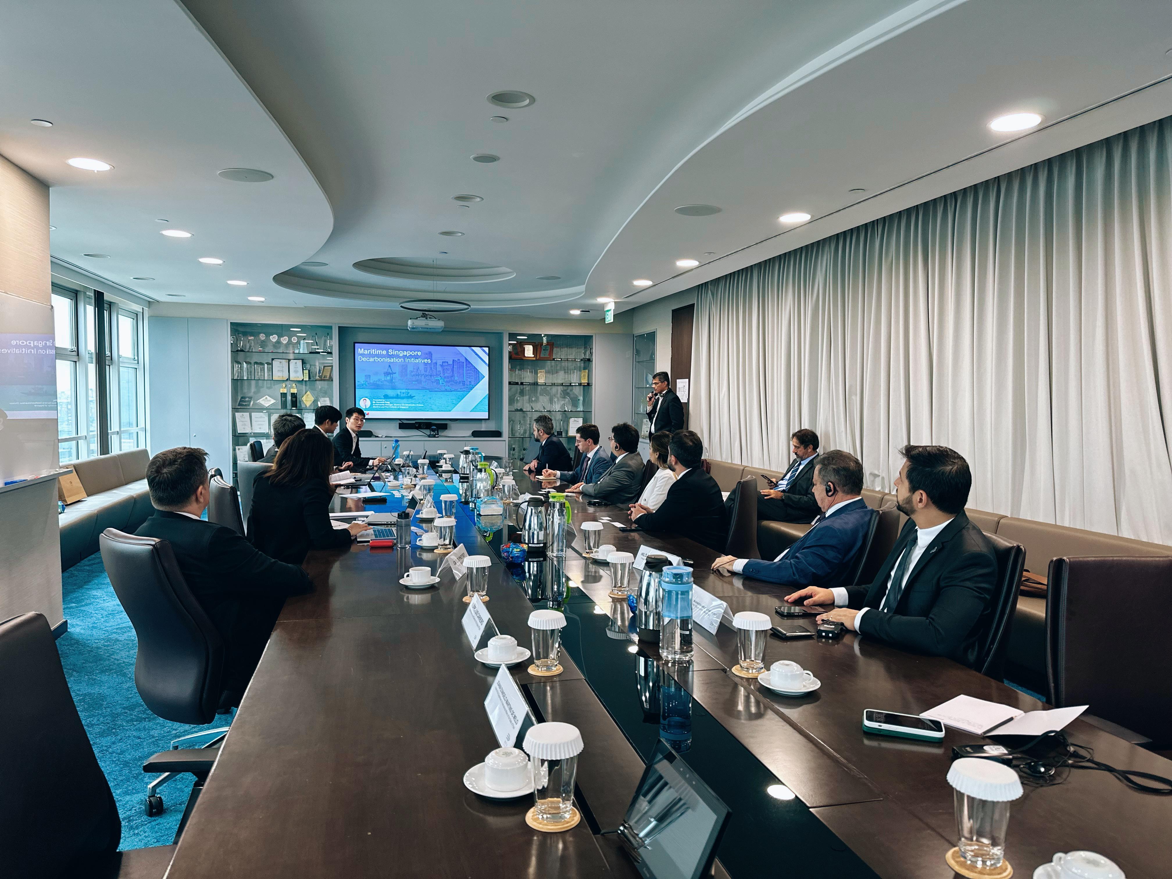 Reunião com autoridade portuaria4.jpg