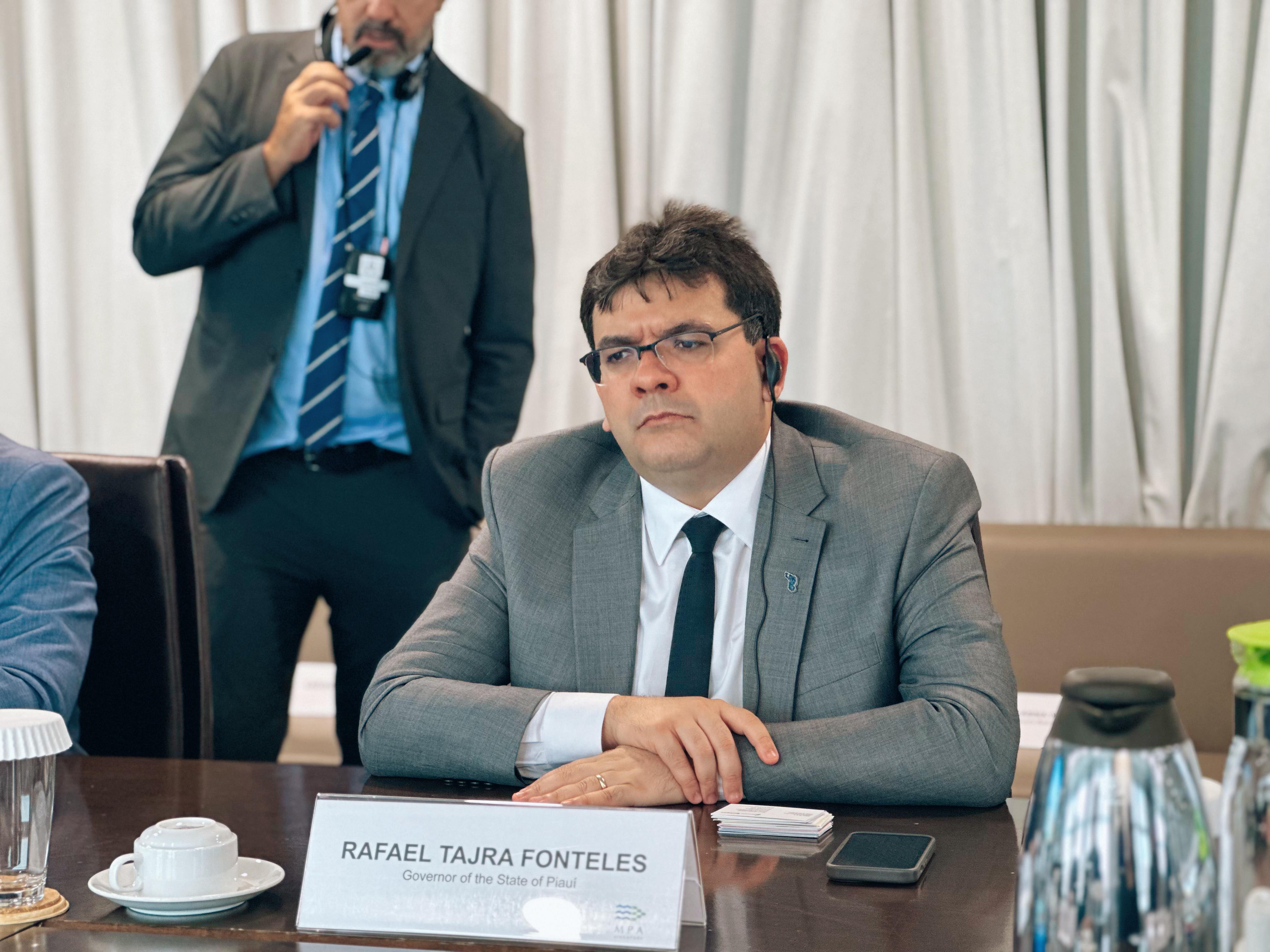 Reunião com autoridade portuaria.jpg