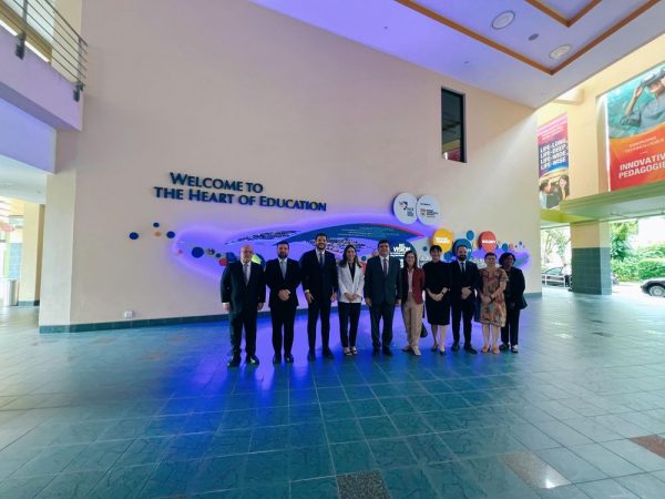 Governador discute parceria com Instituto de Educação de Singapura, país avaliado como a melhor educação do mundo