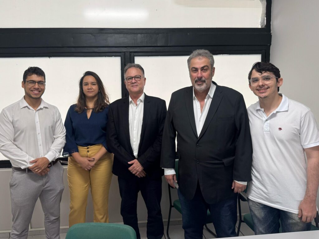 Investe Piauí firma parceria para construção de complexo de energia solar na tríplice fronteira