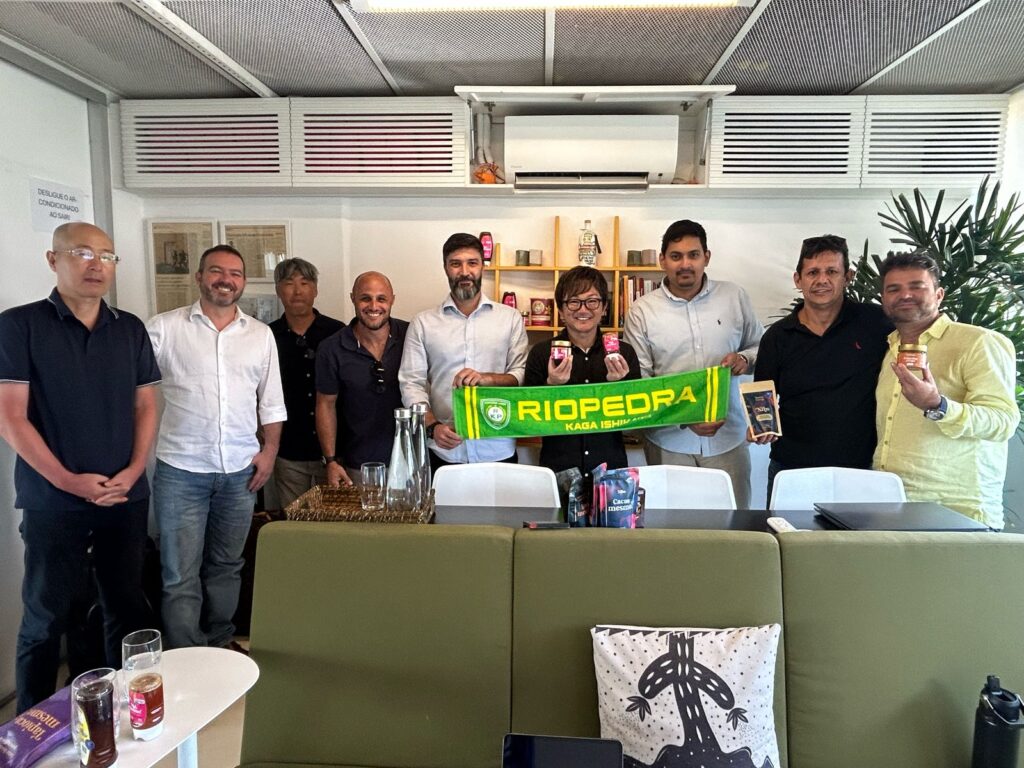 Investe PI articula 1ª exportação de mel de cooperativa para o Japão e fortalece agricultura familiar