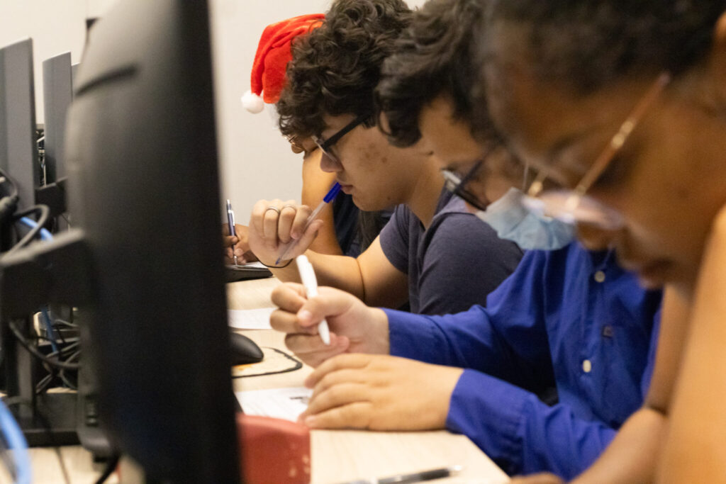 PIT abre inscrições para novas turmas de cursos superiores de Inteligência Artificial e amplia público atendido